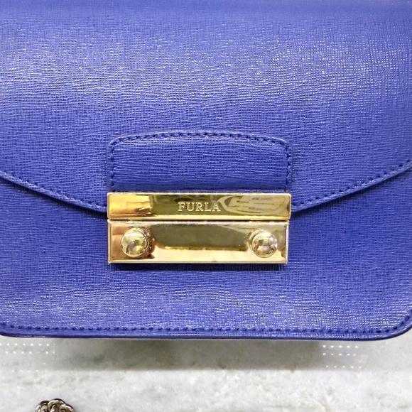 FURLA Navy Blue Crossbody With Gold Chain Strap - Picture 2 of 12